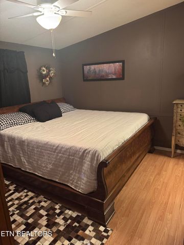 307 E Walden St, Lafollette, TN 37766