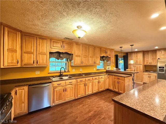 1533 N Pleasants Highway, St Marys, WV 26170