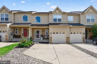8 ZION DR, Berlin Boro, NJ 08009