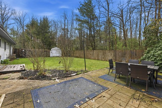 2467 Fenner Road, Muskegon, MI 49445