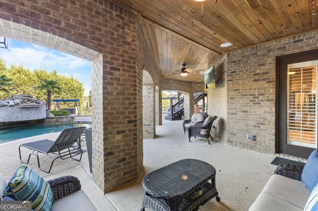 2417 Sunflower Drive, Hoschton, GA 30548