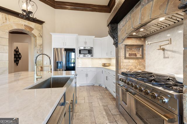 2417 Sunflower Drive, Hoschton, GA 30548