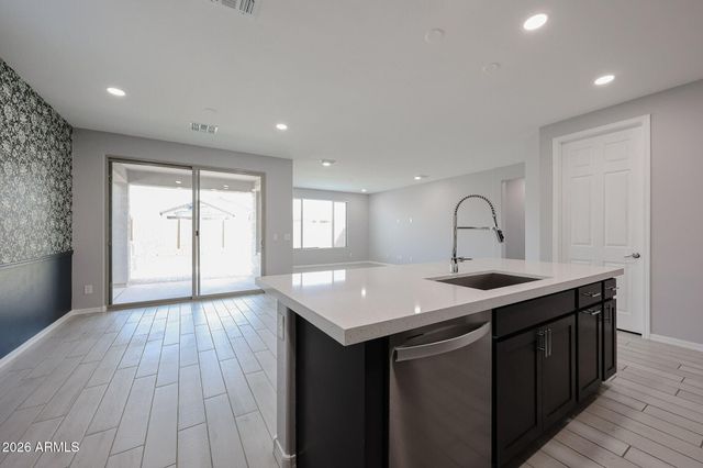 7048 W WINSTON Drive, Laveen, AZ 85339