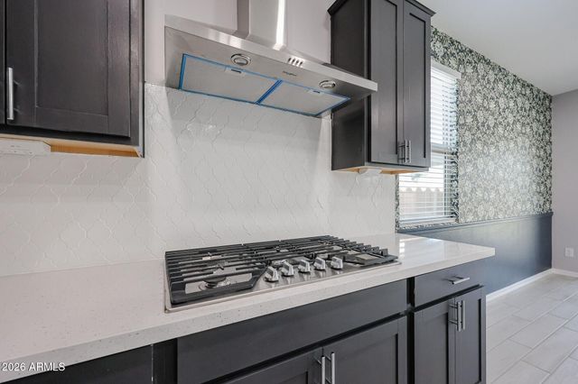 7048 W WINSTON Drive, Laveen, AZ 85339