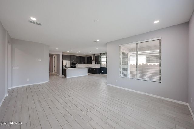 7048 W WINSTON Drive, Laveen, AZ 85339