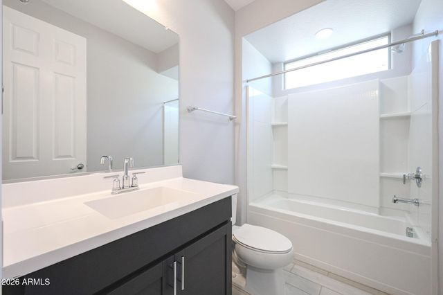 7048 W WINSTON Drive, Laveen, AZ 85339