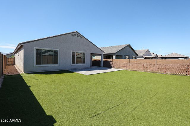 7048 W WINSTON Drive, Laveen, AZ 85339