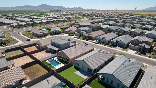 7048 W WINSTON Drive, Laveen, AZ 85339