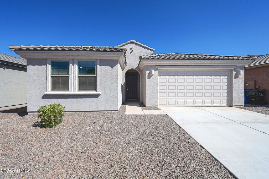 7048 W WINSTON Drive, Laveen, AZ 85339