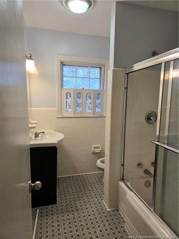 2218 Mirror Lake Drive, Fayetteville, NC 28303