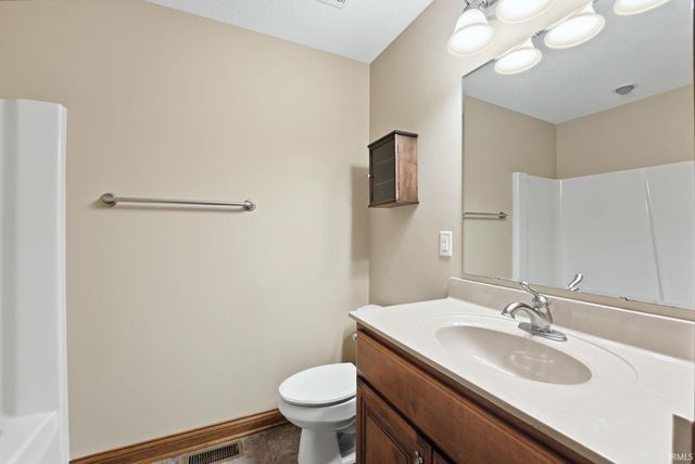 434 Royal Crest Drive, Fort Wayne, IN 46814
