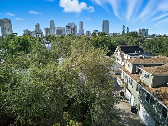 240 9TH AVENUE N, St Petersburg, FL 33701