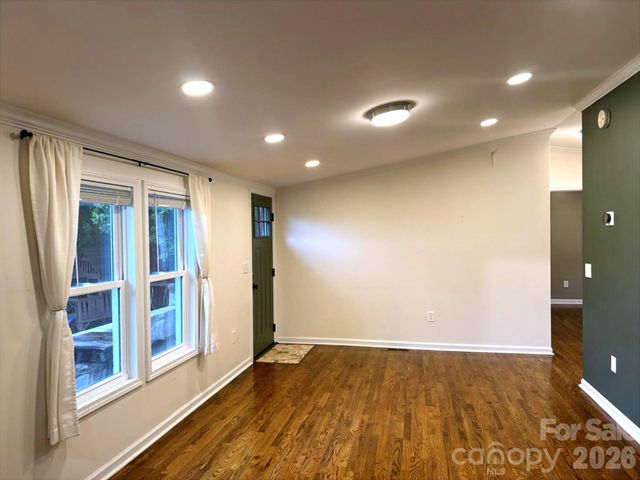 213 Sandy Creek Court, Hendersonville, NC 28792