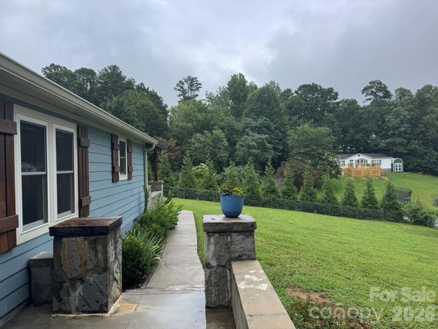 213 Sandy Creek Court, Hendersonville, NC 28792
