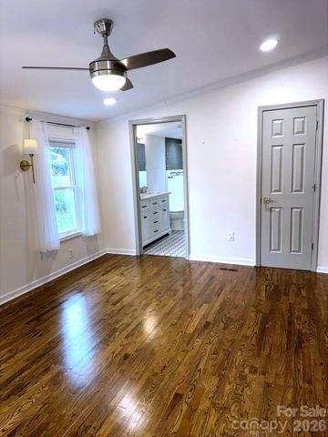 213 Sandy Creek Court, Hendersonville, NC 28792