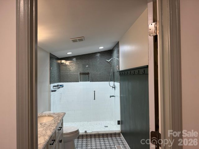 213 Sandy Creek Court, Hendersonville, NC 28792