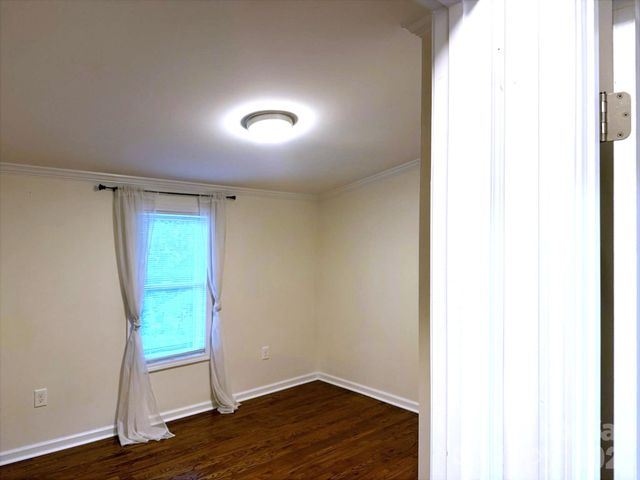 213 Sandy Creek Court, Hendersonville, NC 28792