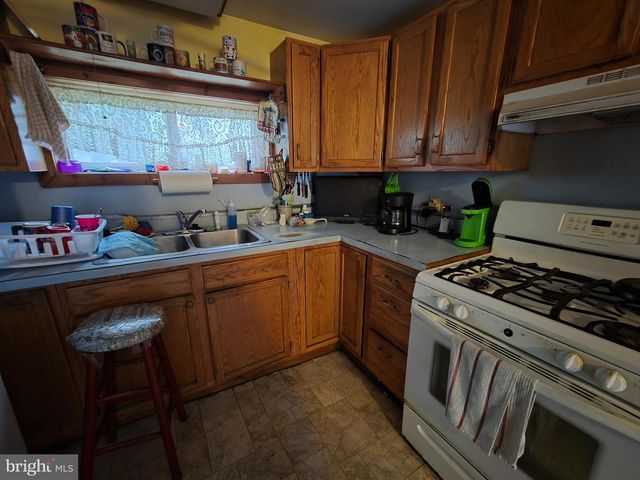 538 E E QUEEN STREET, Chambersburg, PA 17201