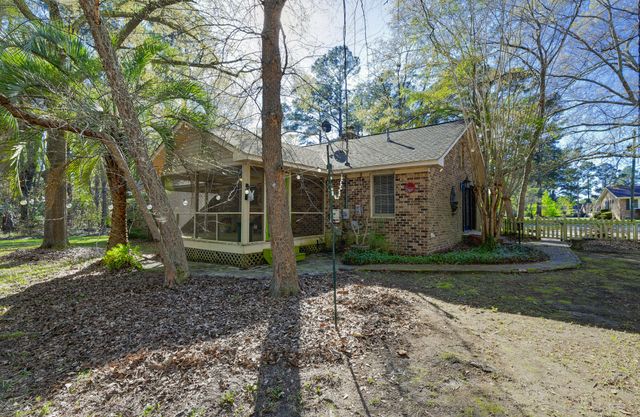 101 Dorchester Lane, Saint George, SC 29477