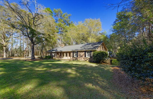 101 Dorchester Lane, Saint George, SC 29477