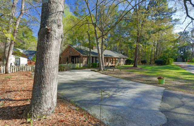 101 Dorchester Lane, Saint George, SC 29477