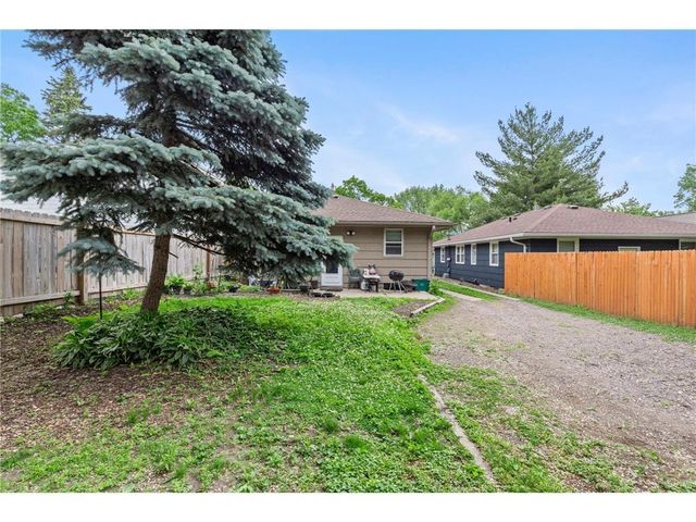 917-919 Weeks Avenue SE, Minneapolis, MN 55414