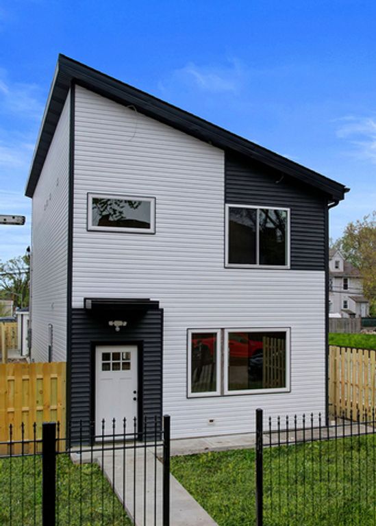 5837 W Iowa Street, Chicago, IL 60651 — exterior