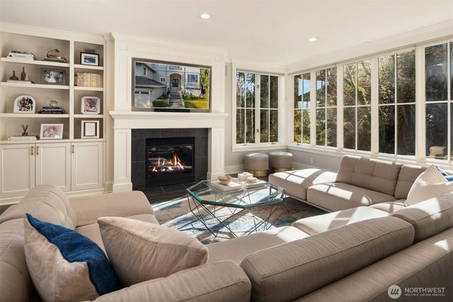 3645 92nd Avenue SE, Mercer Island, WA 98040