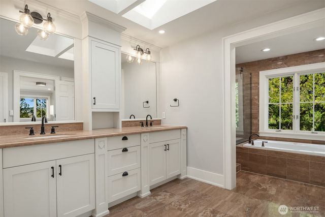 3645 92nd Avenue SE, Mercer Island, WA 98040