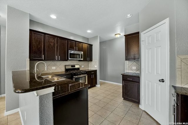 2499 DIAMONDBACK TRL, New Braunfels, TX 78130