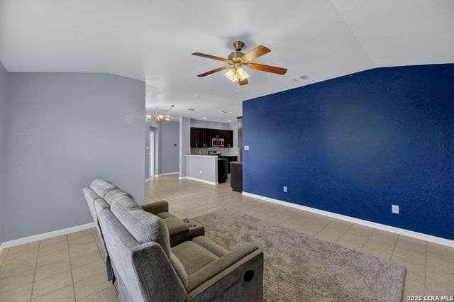 2499 DIAMONDBACK TRL, New Braunfels, TX 78130