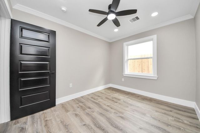 10114 Fairfax Street, Houston, TX 77029