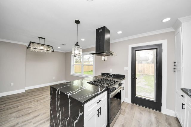 10114 Fairfax Street, Houston, TX 77029