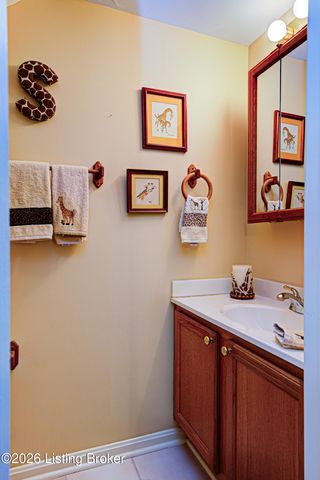 4532 Meadowlark Manor Ln 3, Louisville, KY 40245