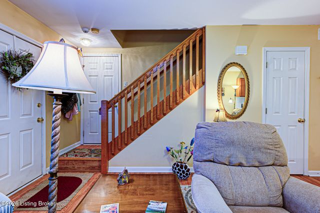 4532 Meadowlark Manor Ln 3, Louisville, KY 40245