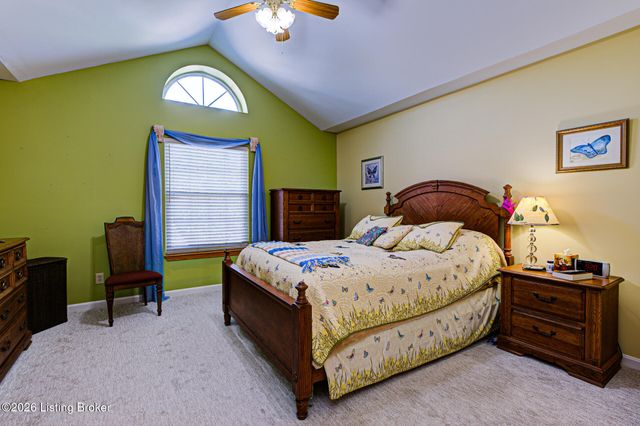4532 Meadowlark Manor Ln 3, Louisville, KY 40245