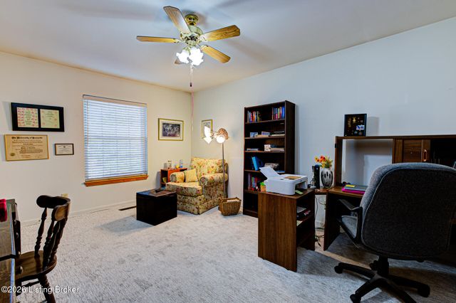 4532 Meadowlark Manor Ln 3, Louisville, KY 40245