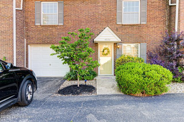 4532 Meadowlark Manor Ln 3, Louisville, KY 40245