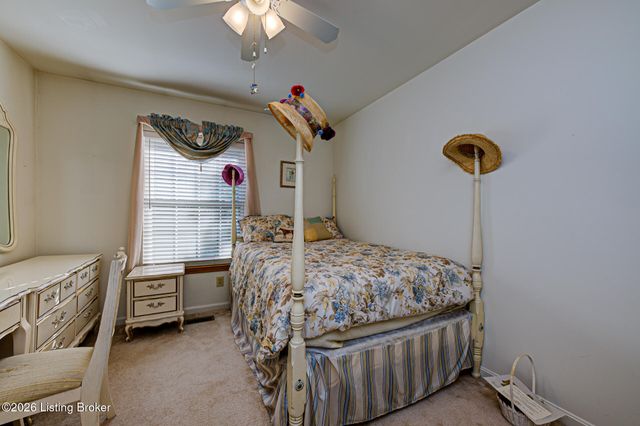 4532 Meadowlark Manor Ln 3, Louisville, KY 40245