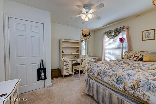 4532 Meadowlark Manor Ln 3, Louisville, KY 40245