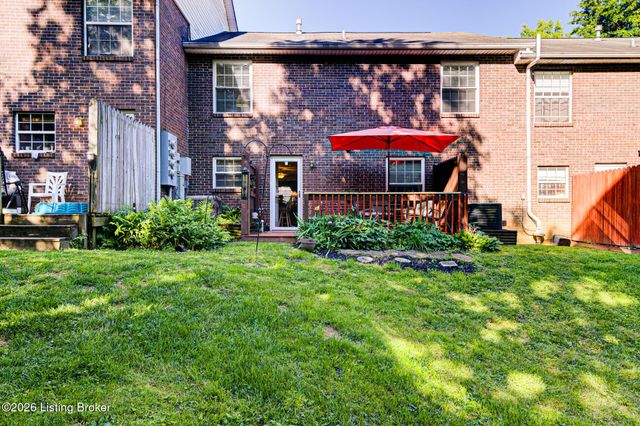 4532 Meadowlark Manor Ln 3, Louisville, KY 40245