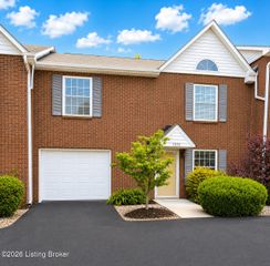 4532 Meadowlark Manor Ln 3, Louisville, KY 40245