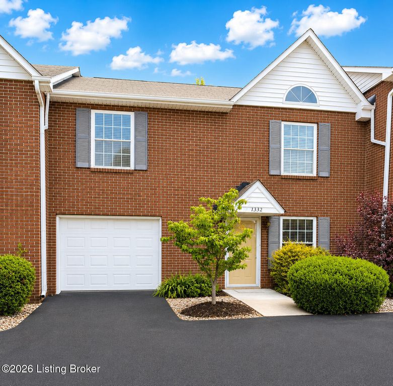 4532 Meadowlark Manor Ln 3, Louisville, KY 40245