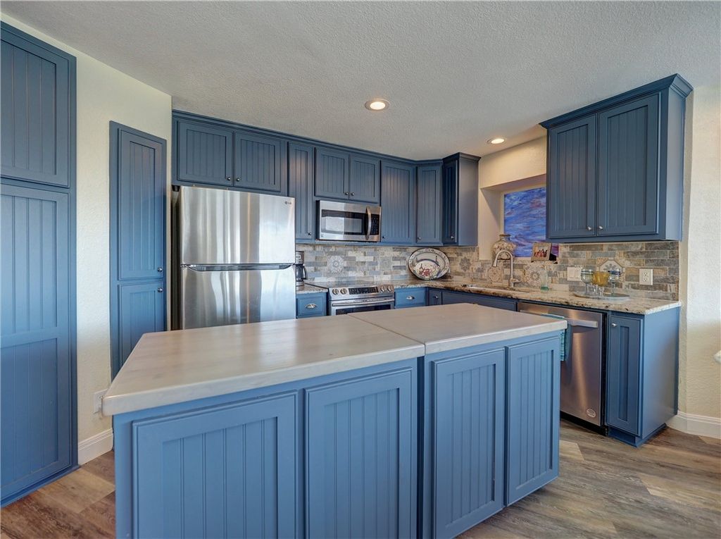 103 Driftwood Dr, Aransas Pass, TX 78336 — photo 4