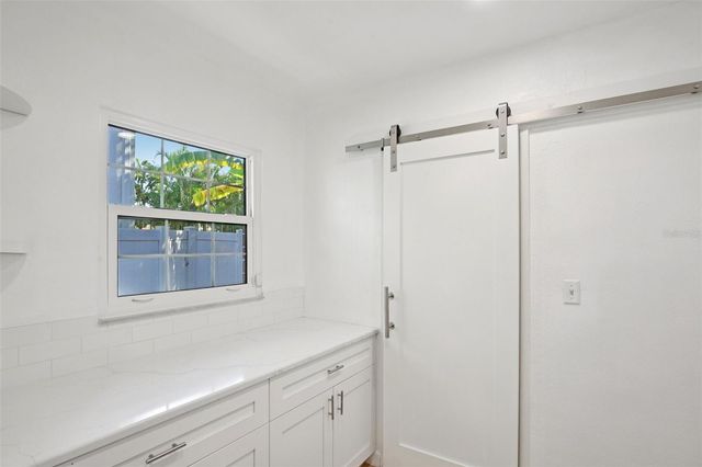 456 MARMORA AVENUE, Tampa, FL 33606