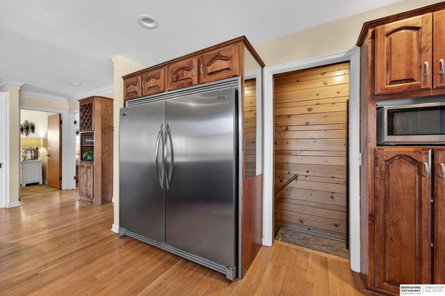 455 N 61 Street, Omaha, NE 68132