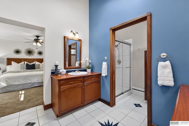 455 N 61 Street, Omaha, NE 68132