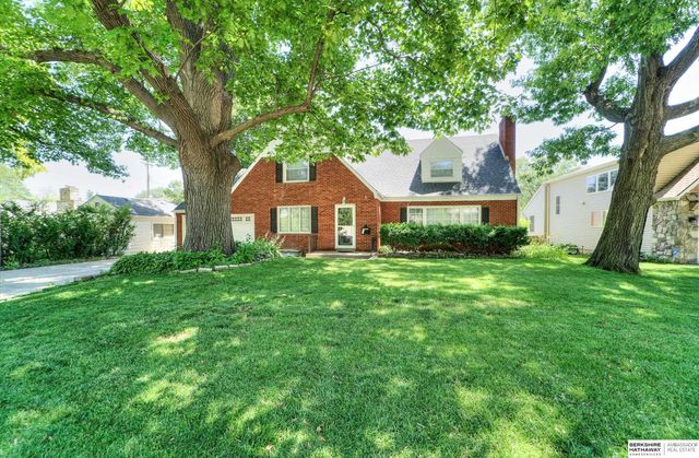 455 N 61 Street, Omaha, NE 68132