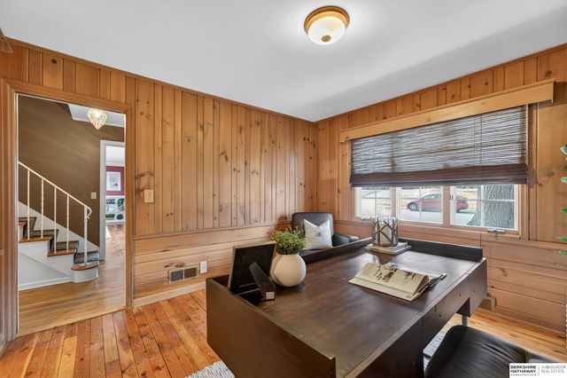 455 N 61 Street, Omaha, NE 68132