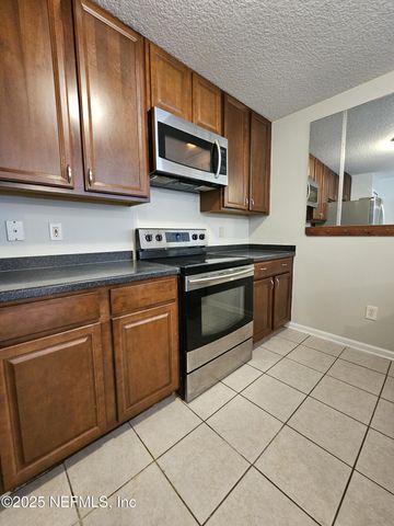 9390 UNDERWING Way 7-7, Jacksonville, FL 32257